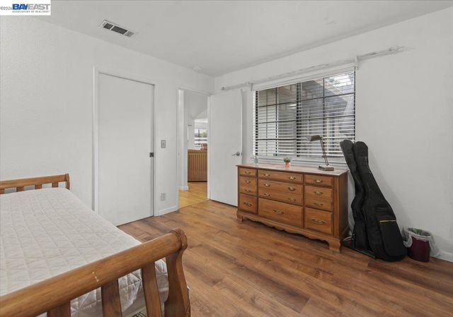 5894 Land View Dr, Stockton, CA 95219