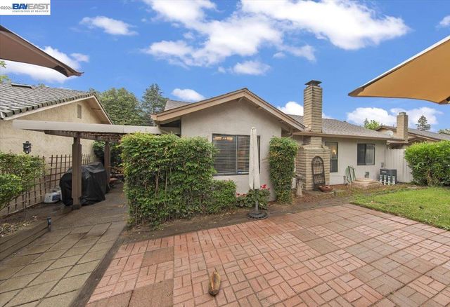 5894 Land View Dr, Stockton, CA 95219