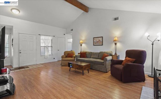 5894 Land View Dr, Stockton, CA 95219