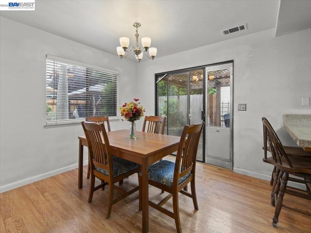 5894 Land View Dr, Stockton, CA 95219