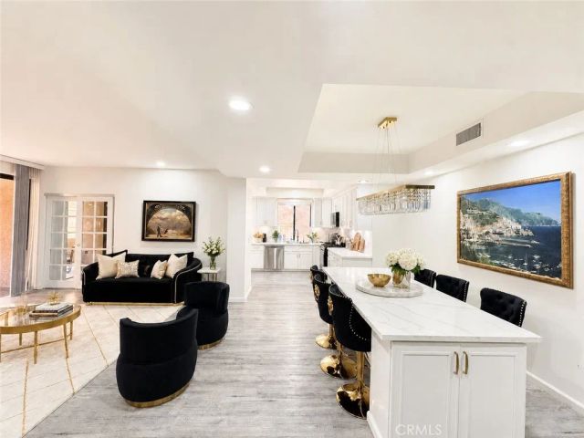235 S Tower 108, Beverly Hills, CA 90211
