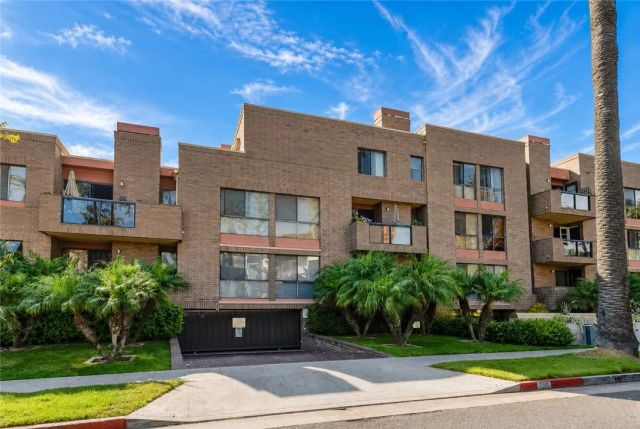 235 S Tower 108, Beverly Hills, CA 90211