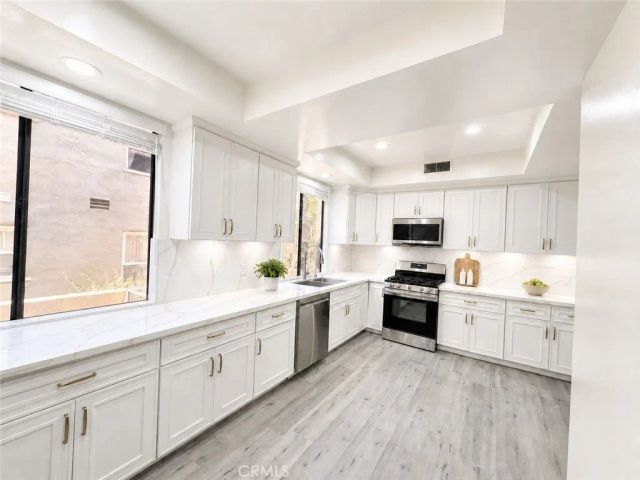 235 S Tower 108, Beverly Hills, CA 90211