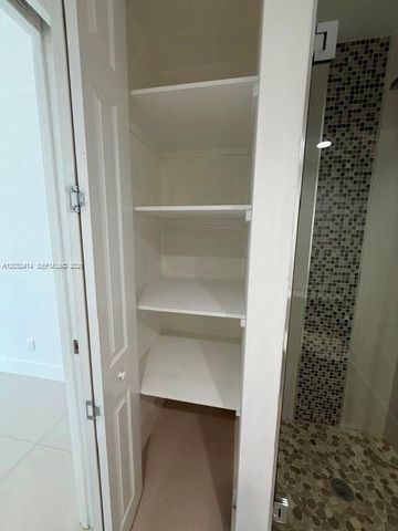 11543 SW 109th Road 24B, Miami, FL 33176