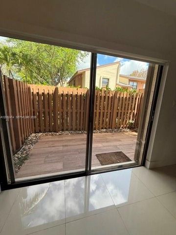 11543 SW 109th Road 24B, Miami, FL 33176