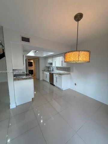11543 SW 109th Road 24B, Miami, FL 33176
