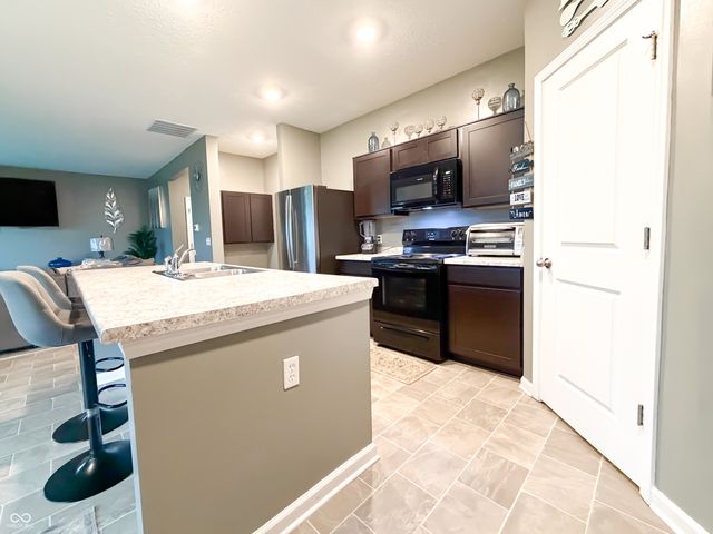 4061 Sedgewick Lane, Columbus, IN 47201