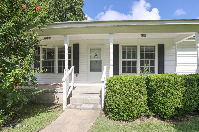 110 Fieldcrest Drive, Jacksonville, NC 28546