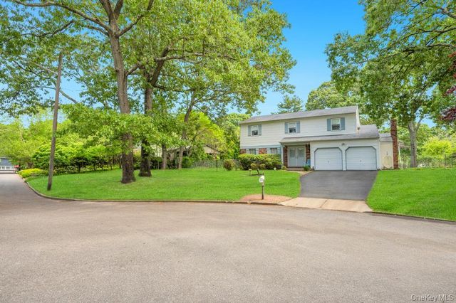 32 Chatham Woods Drive, Centereach, NY 11720
