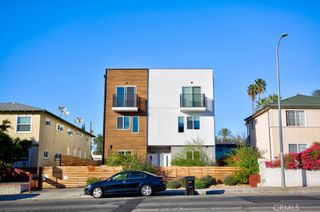 11639 Burbank 1/2, North Hollywood, CA 91601