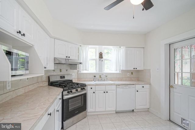 158 WYOMING AVE, Audubon, NJ 08106