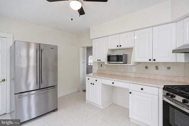 158 WYOMING AVE, Audubon, NJ 08106