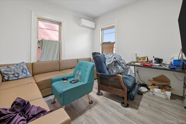 681 E 240th Street, Bronx, NY 10470