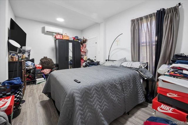 681 E 240th Street, Bronx, NY 10470