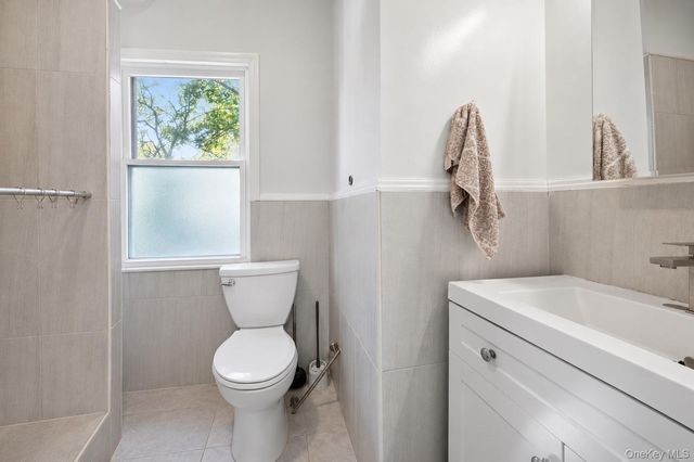 681 E 240th Street, Bronx, NY 10470