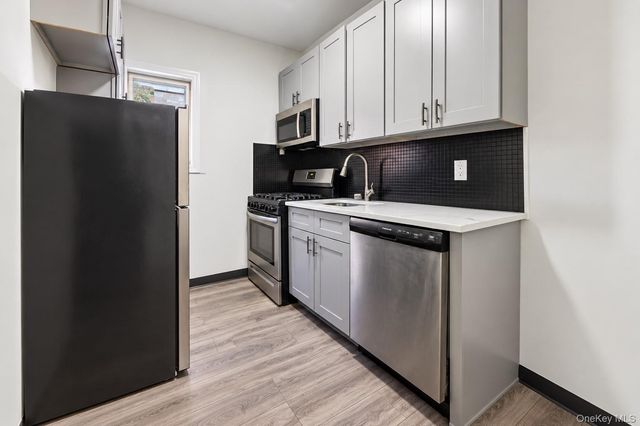 681 E 240th Street, Bronx, NY 10470