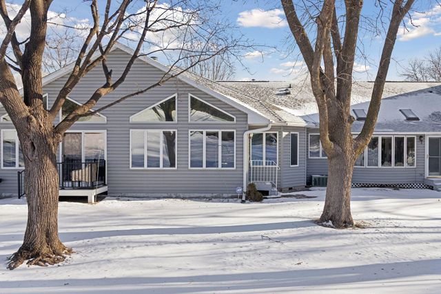 2684 Lake Court Drive 68, Mounds View, MN 55112