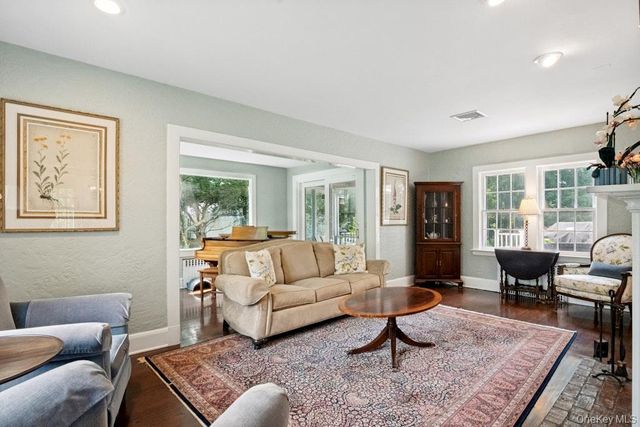 312 Quaker Road, Chappaqua, NY 10514