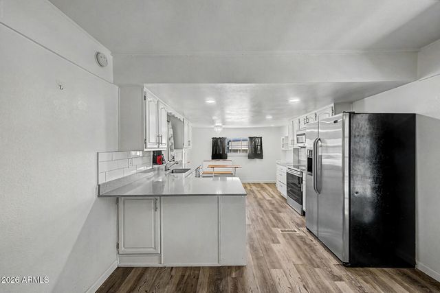 535 S ALMA SCHOOL Road 17, Mesa, AZ 85210