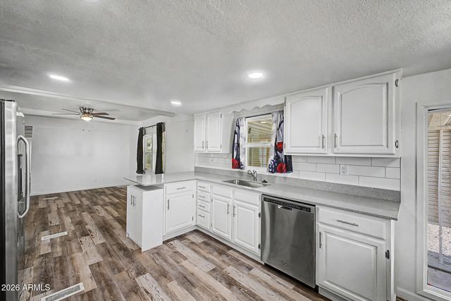 535 S ALMA SCHOOL Road 17, Mesa, AZ 85210