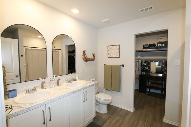 1206 River Oaks Lane, Chandler, TX 75758