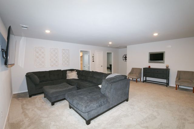 1206 River Oaks Lane, Chandler, TX 75758
