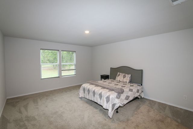 1206 River Oaks Lane, Chandler, TX 75758