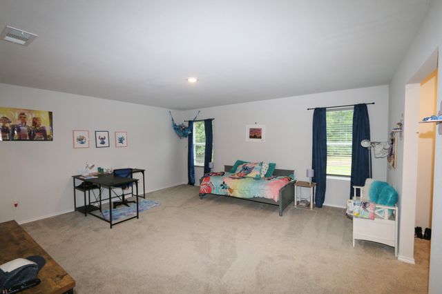 1206 River Oaks Lane, Chandler, TX 75758