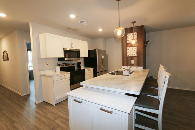 1206 River Oaks Lane, Chandler, TX 75758
