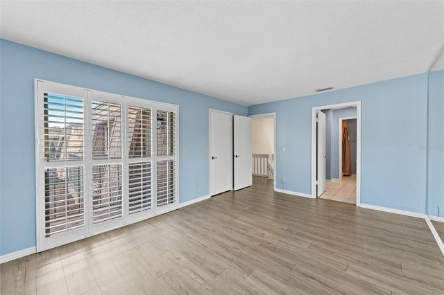 15233 W POND WOODS DRIVE 404, Tampa, FL 33618