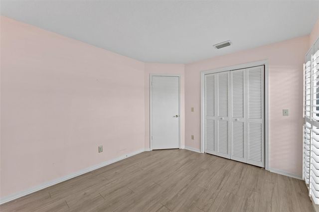 15233 W POND WOODS DRIVE 404, Tampa, FL 33618