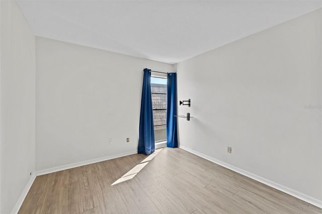 15233 W POND WOODS DRIVE 404, Tampa, FL 33618