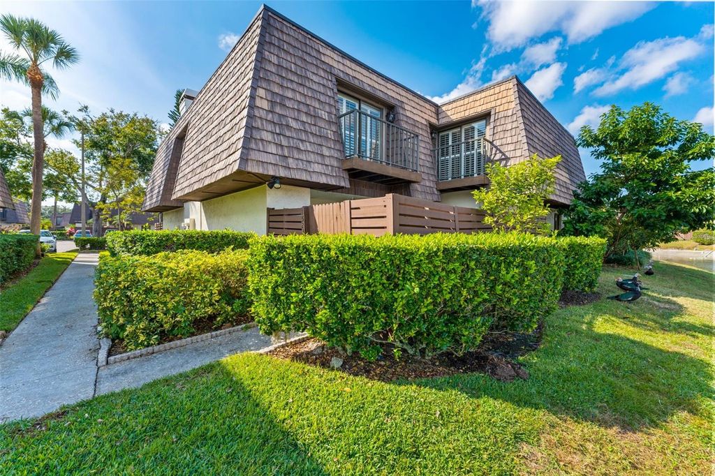 15233 W POND WOODS DRIVE 404, Tampa, FL 33618