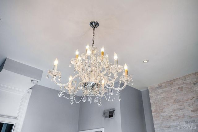 551 E Thirteenth Street, Cincinnati, OH 45202