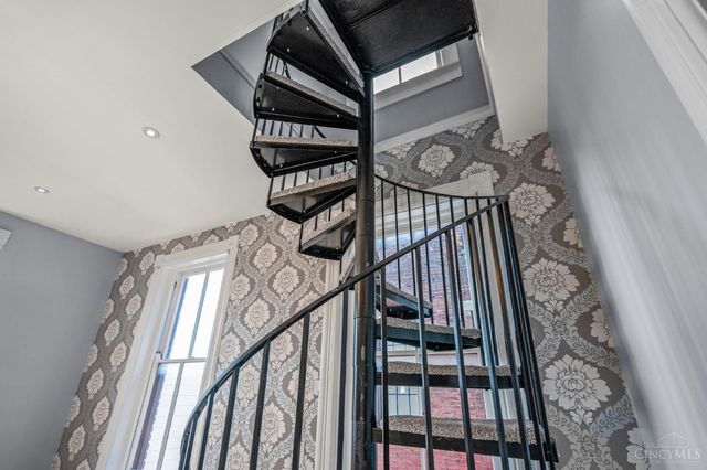 551 E Thirteenth Street, Cincinnati, OH 45202