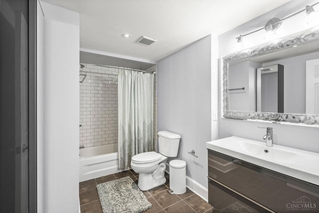 551 E Thirteenth Street, Cincinnati, OH 45202