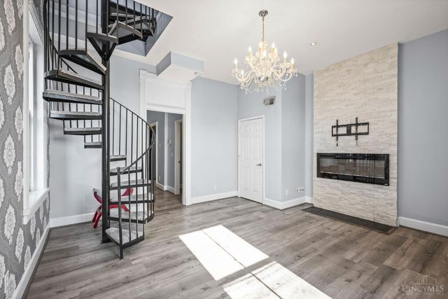 551 E Thirteenth Street, Cincinnati, OH 45202