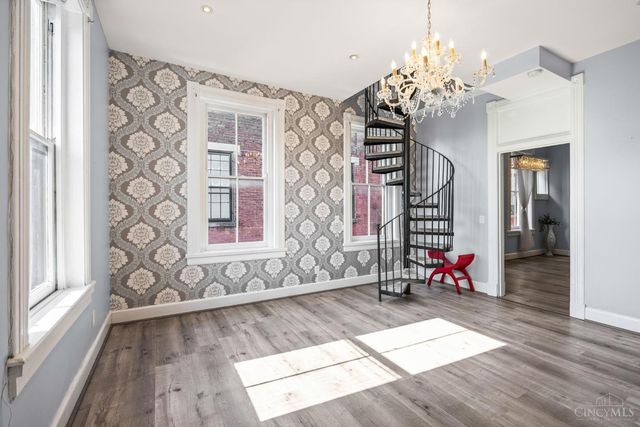 551 E Thirteenth Street, Cincinnati, OH 45202