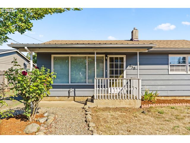 830 S 7TH St, Cottage Grove, OR 97424