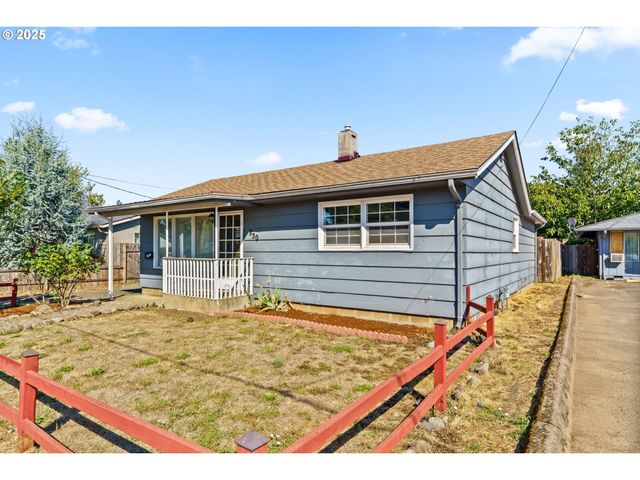 830 S 7TH St, Cottage Grove, OR 97424