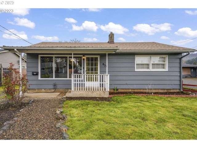 830 S 7TH St, Cottage Grove, OR 97424