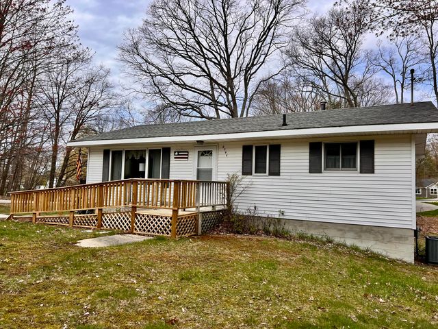 6596 W Virnetta Drive, Ludington, MI 49431