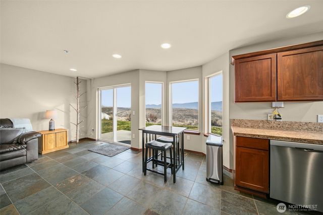 2312 Canyon Hills Drive, East Wenatchee, WA 98802