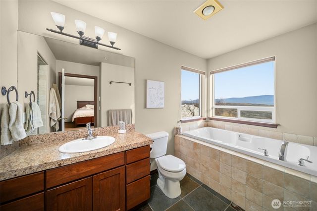 2312 Canyon Hills Drive, East Wenatchee, WA 98802