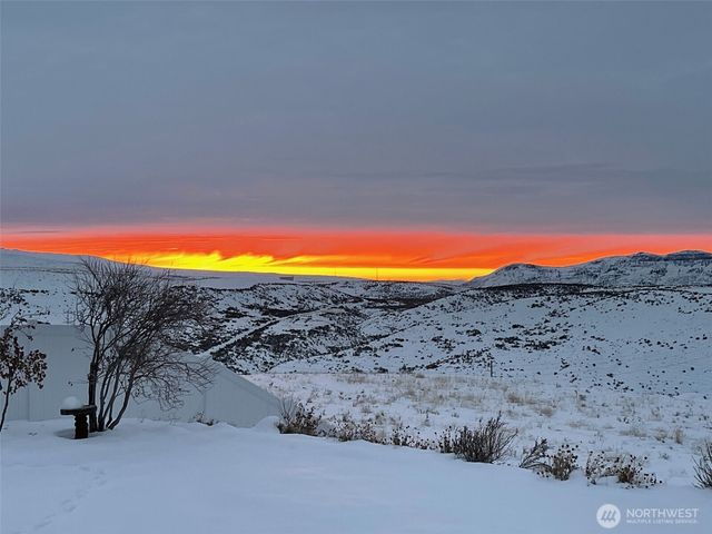 2312 Canyon Hills Drive, East Wenatchee, WA 98802