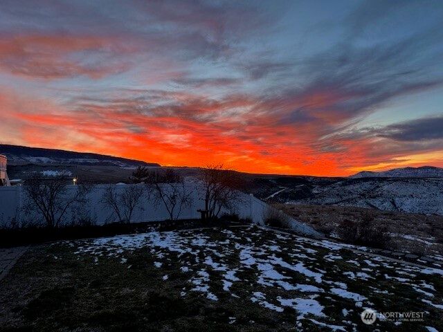 2312 Canyon Hills Drive, East Wenatchee, WA 98802