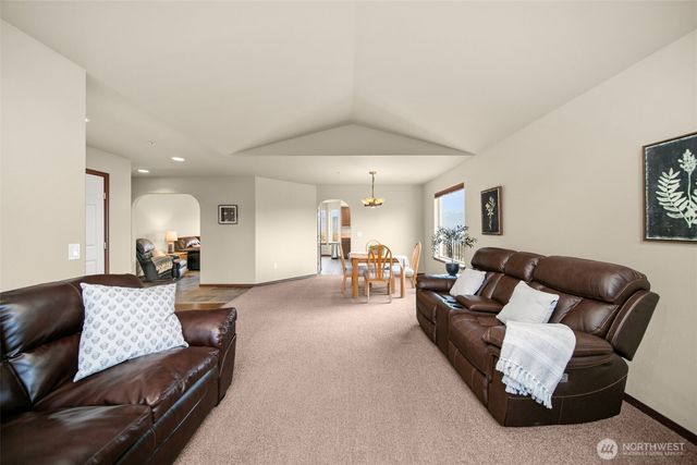 2312 Canyon Hills Drive, East Wenatchee, WA 98802