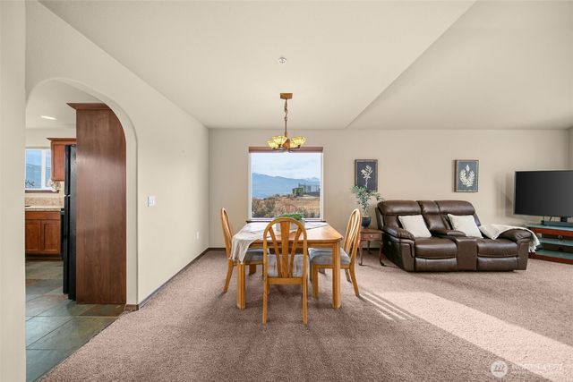 2312 Canyon Hills Drive, East Wenatchee, WA 98802