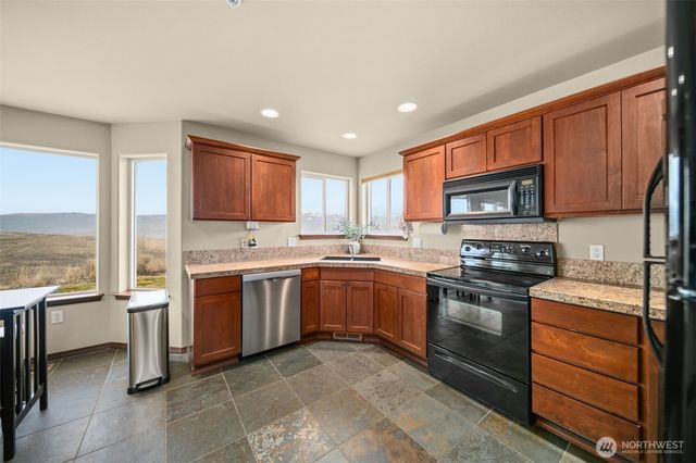 2312 Canyon Hills Drive, East Wenatchee, WA 98802