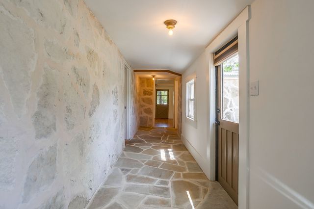 606 E Moore Street, Granbury, TX 76048